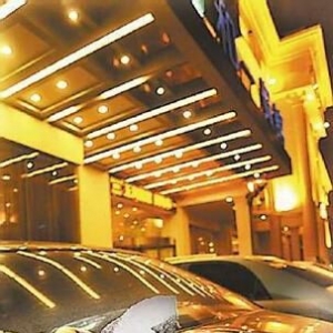 �������־���һĻ ֱ��2�״󡰻���ֱײ®ɽ����