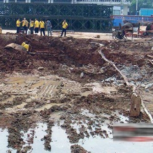 ��ɳ��վǰ�㳡����ʩ���㷢����Ȼ��й©