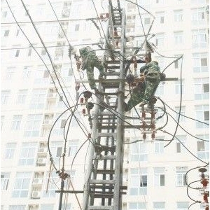 �����£�200�������繤�˷�ս�ڵ�����ظ��칤��ʩ��һ��