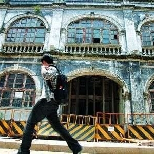 ����һ��������������10��δ���� ��ľ׮��ǽ