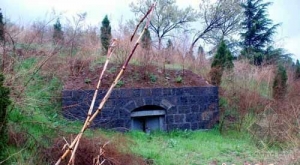 ��ɽ�������޽�300ƽ�׵ع�����������