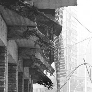 �����ڽ��칫¥��̨������1��