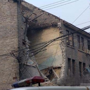 ���ھ��ڵ���¥��ȱ��