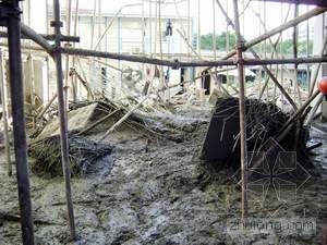 ����һ�����ⶥ����ѹ��һŮ��