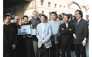 �����ٻ�����˹�����������ƶ��󽱡���ͼ��