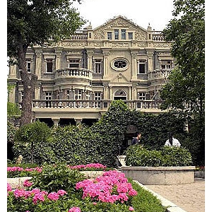 ��������ѧ��˧����װ��һ�¶��⿪��(��ͼ)