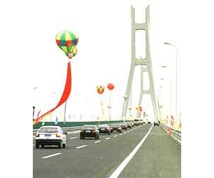 武汉军山长江大桥建成正式通车(图)