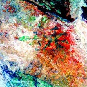 门头沟首次发现彩色岩画