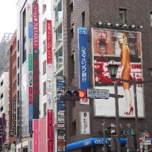 �ձ�����������ҵ���۴��αȵĽ�