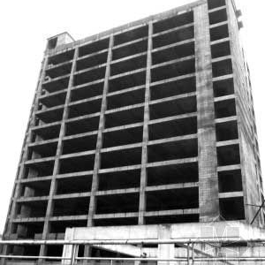 �ڸ���������β¥����λ�ڰ���