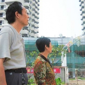 房产老板打下白条 卷走千万房款逃匿