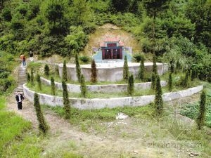老板占用耕地修建豪华墓 赔偿费仅百元