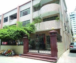 “困难院长”豪宅曝光 别墅估价300万元