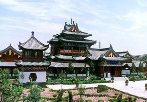 时评:从推土机下“保”住古建筑
