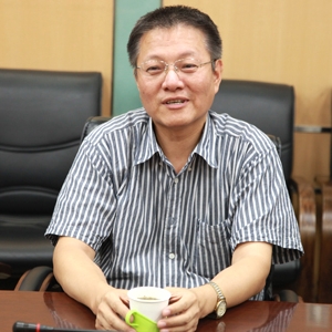 潘璠:建楼不必一味攀比“高”