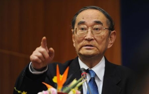 厉以宁:城镇化发展离不开经济增长指标