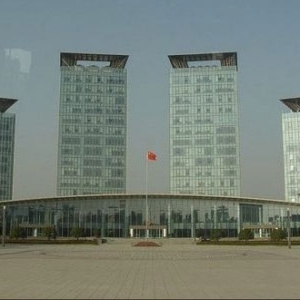 时评:贫困县建豪华大楼羞煞了谁?