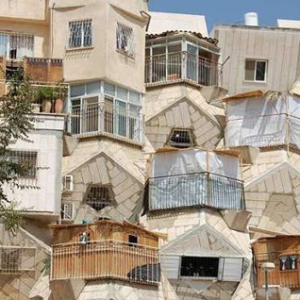时评:建筑物造型不可奇形怪状