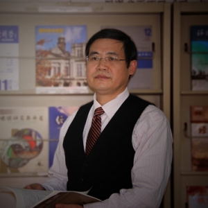 潘家华:推进城镇化需发挥市场作用