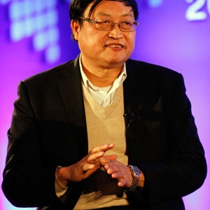 时评:政府应尽快让 “另一只靴子”落地