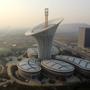 中国最大规模“马蹄莲”仿生建筑“绽放”武汉