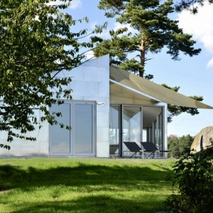 (The Aluminum Cabin)