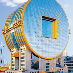 时评:是谁建造了那些奇怪的建筑