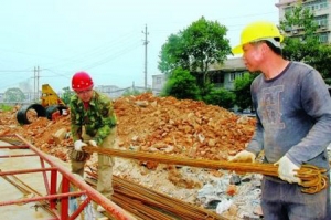 时评:建筑“小工”老龄化难题待破