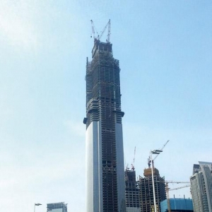 东塔今封顶 华南第一高