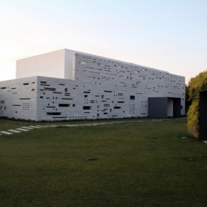 ̧סլ(The Lifting House)