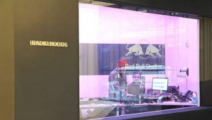 红牛在纽约开了一家专卖设计品的礼品店