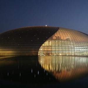 时评:我国建筑设计贪大求洋 成外国建筑师试验田