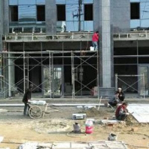 不为农民工办工伤险 将不发施工许可证