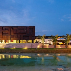 PL2סլ(PL2 House)