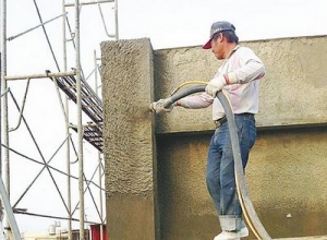 台湾建筑业缺工人 月薪6万台币没人愿干活