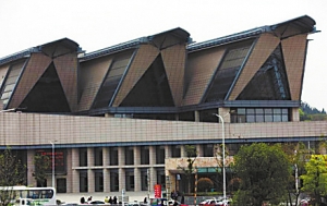 时评:减少奇葩建筑需“软硬兼修”