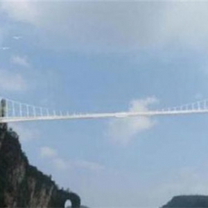 世界“最长最高玻璃桥”即将完工