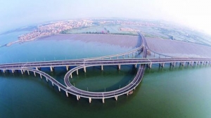 泉州湾大桥建成通车 为福建最长跨海交通工程