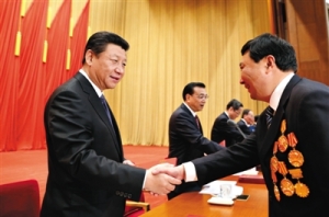 习近平:不断增加一线劳动者劳动报酬