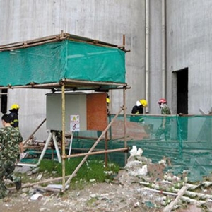 东莞在建粮库支架跌落致4死 部分在建工程停工