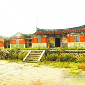 同安清朝古建筑房屋破旧杂草丛生 村民望有人保护