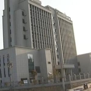 湖北贫困县超标建楼:40人单位花2300万建9层大楼