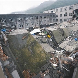 温岭鞋厂倒塌事故遇难者升至12人 仍有2人失联