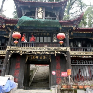 时评:古建筑修复,岂能“隆鼻削骨”
