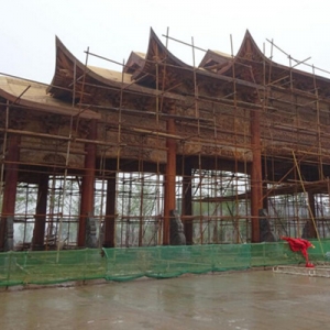 河南开封投资1200万建成“世界最大木牌楼”