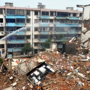 居民楼倒塌频现 靠什么来跨越“建筑质量报复周期”