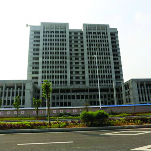 贫困县湖北建始县违规建“超标楼” 12人被处分