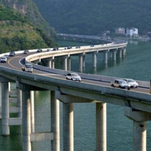 我国首条生态环保“水上公路”正式通车