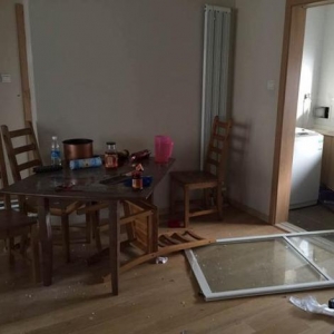 天津大爆炸现场:1公里外房屋受损严重