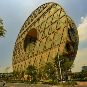 广东土豪金大厦投入使用 为全球最大圆建筑